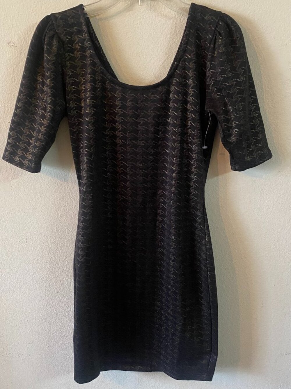 TEA N ROSE SMALL BLACK & METALLIC GOLD BODYCON MINI DRESS W/ HOUNDSTOOTH PATTERN